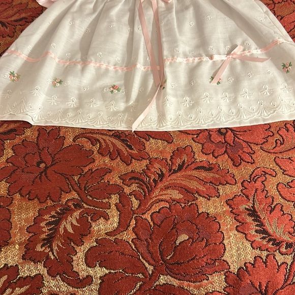 White and pink dress - Picture 3 of 7